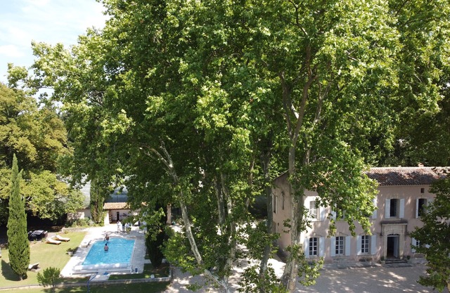 Superb Mas/Bastide XVIII Provençal, authenticity Calm magnificent view Alpilles
