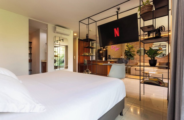 - ¡ Superb Unit in Prime Location ! -