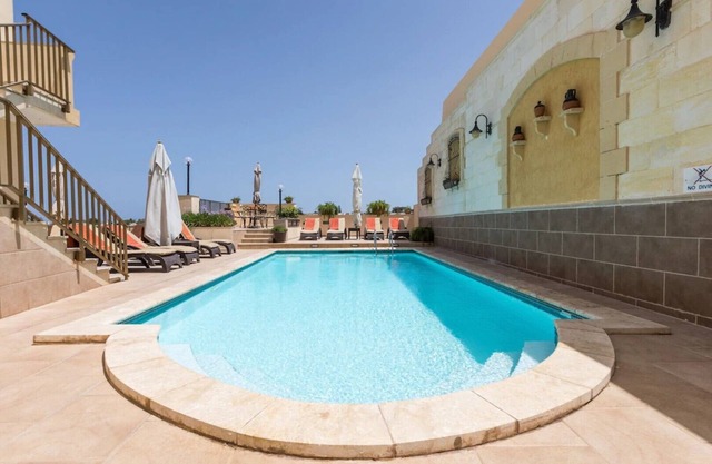Superb villa 3, inviting pool and spacious outside space.Fully airconditioned.