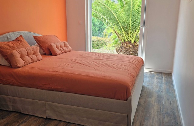 SUPERB VILLA IN QUIET NEW AIR-CONDITIONED PRIVATE TERRACE SWIMMING POOL POOL HOUSE