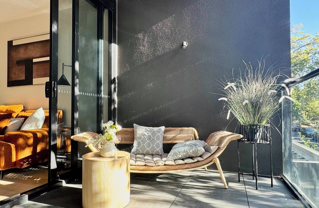 Superbly 2BR apartment at the heart of Balwyn
