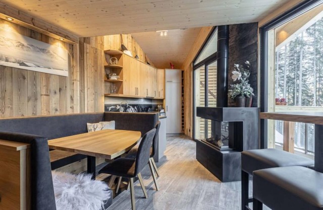 Superior # 03 Sauna&Sprudelwanne innen by Interhome