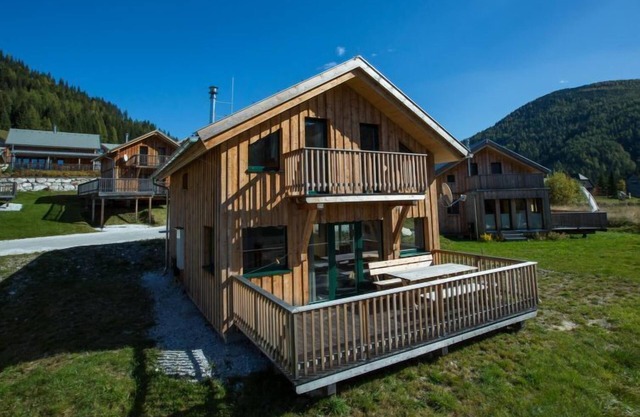 Superior #11 IR-Sauna&Sprudelwanne by Interhome