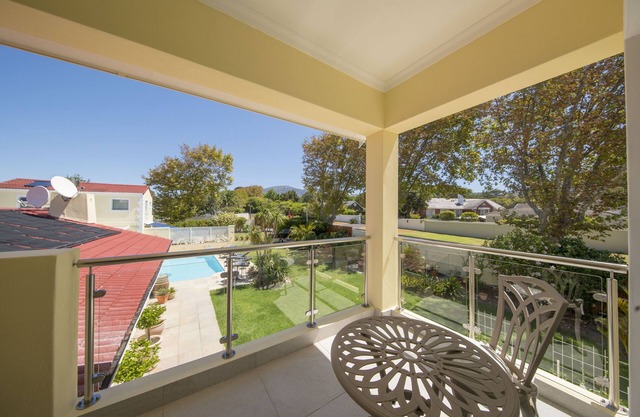 Superior 4-STAR Apartment with 2 bedrooms, 2 Bathrooms, Loggia and swimming pool