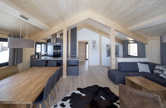 Superior Chalet # 12 with sauna & whirlpool inside