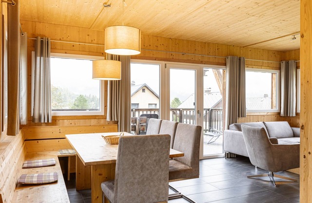 Superior Chalet # 11 with IR-Sauna & whirlpool bath