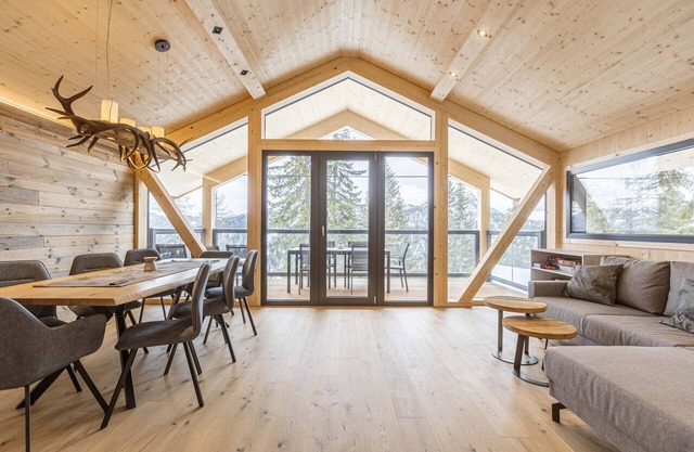 Superior Chalet # 20 with Sauna & Hot Tub