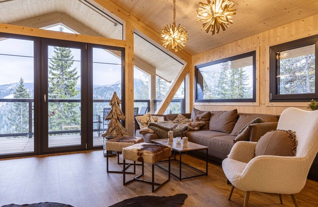 Superior Chalet # 24 with Sauna & Hot Tub