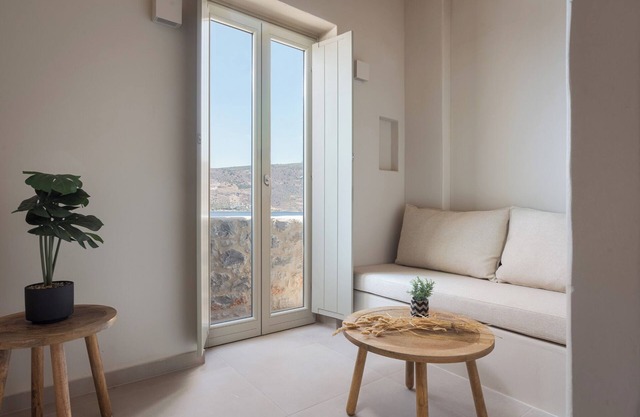 Superior Double Room By Yerma Suites Limeni