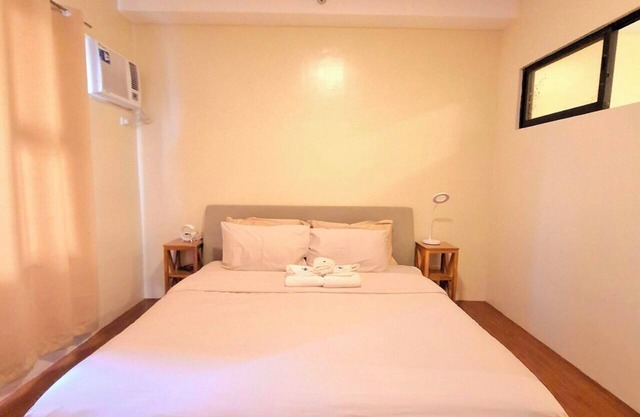 Superior King 1BR 1BA w/Balcony, Bayview, Pool, Netflix
