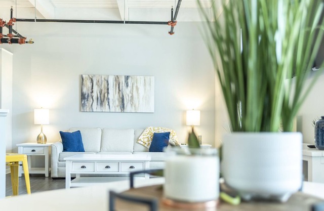 Superior Loft- Downtown - Balcony