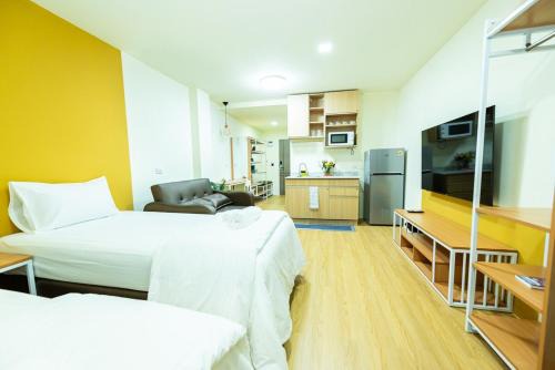 Superior Space Room with Bath