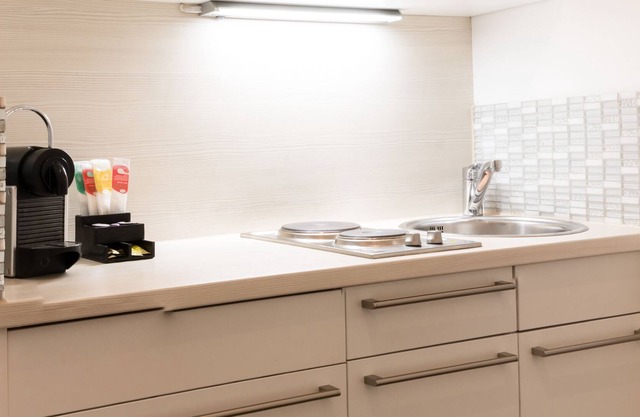Superior-Suite-Apartment-Ensuite