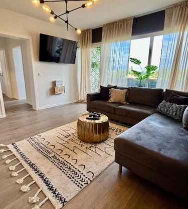 SuperSuite Boho 2Bdr Apartment Balkon Aufzug