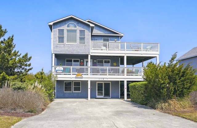 Surf N Sound - Pet Friendly 4BR with Ocean and Sound Views in Duck