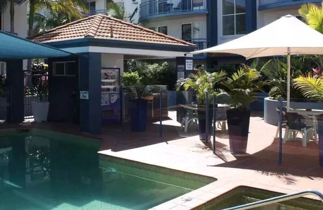 surfers paradise 1 bedroom apartment-Santana Holiday Resort