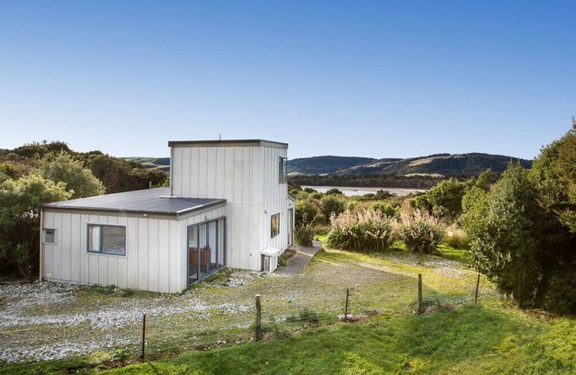 Surfinn Eco Cottage - Papatowai Cottage