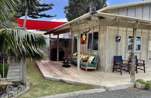 SURFPAD Pataua North place of plentyRelax and enjoy the good vibe