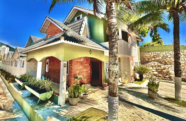 Surfside Suites