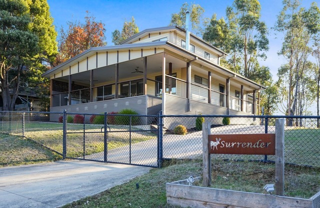 Surrender Just 5 mins from the Mt Buller Gates Available all year round for Summer and Winter holida