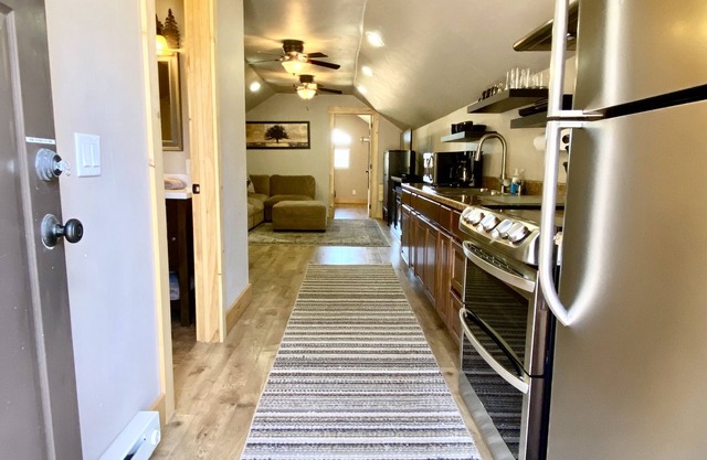 Surround Yourself with 2.5 Acres of Private Mountain Escape - 1 Bed/1.5 Bath