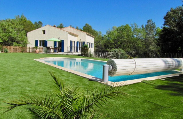 Surrounded by nature, Gorges du Verdon, 5 bedrooms, sleeps 12, swimming pool