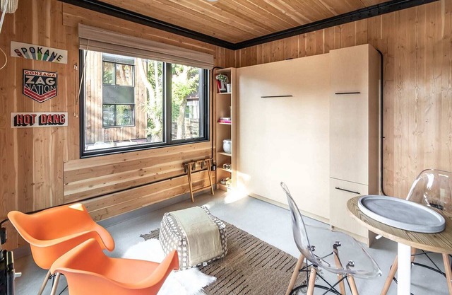 Sustainable Stay at BlockhouseLife! with Wifi