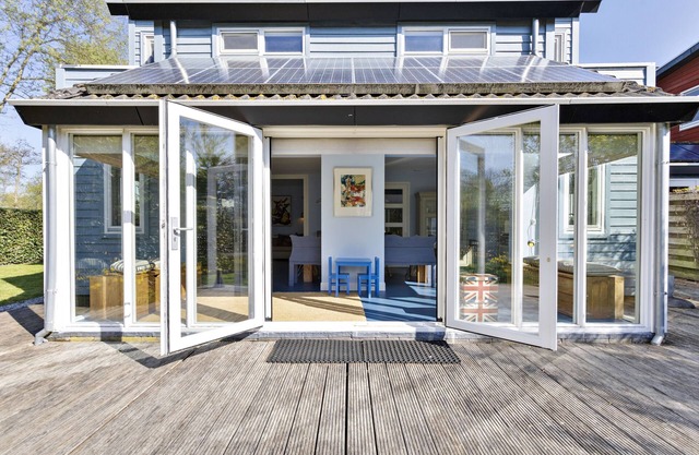 Sustainable vacation home with private garden on the (natural) waterfront