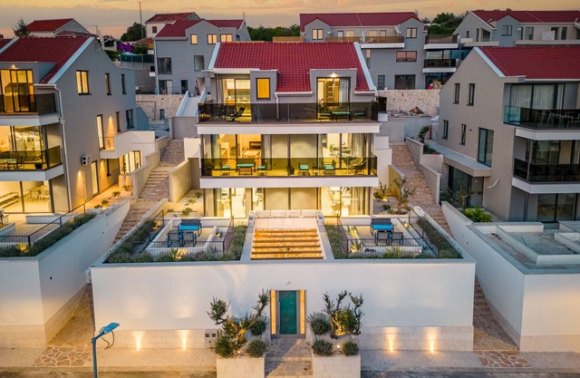Sutivan Luxury Apartments