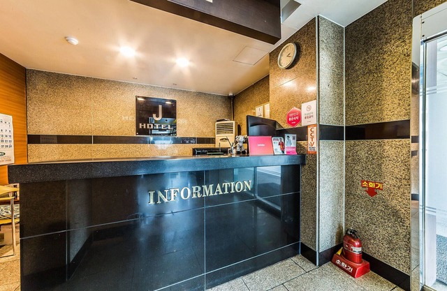 Suwon Station J Hotel