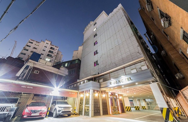 Suyu Palace Hotel