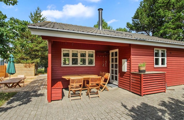 "Svenja" - 600m from the sea by Interhome
