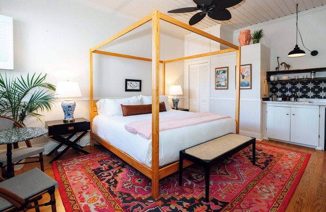 Swank Boutique Suites | King with Soaking Tub