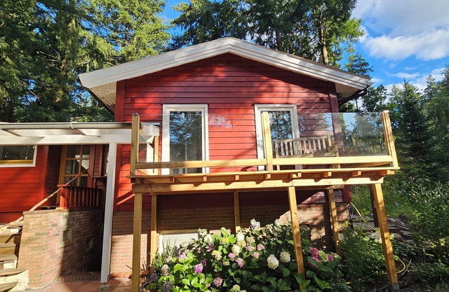 Swedish house in a quiet nature reserve