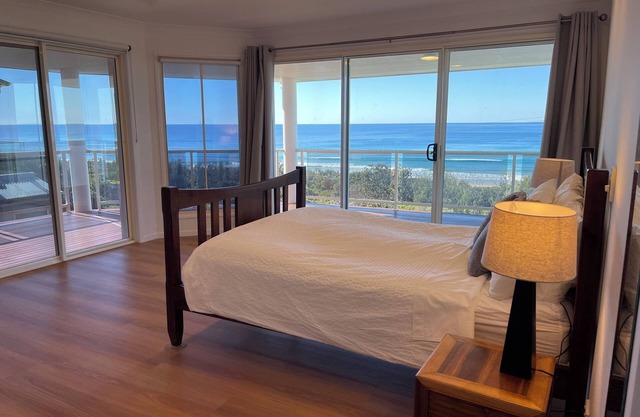 Sweeping ocean views and pool. Large house in quiet area. Fully air conditioned