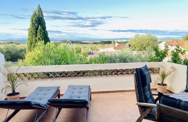 Sweeping views over the bay of Roses