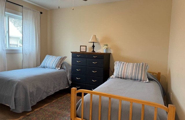 Sweet Dreams: Easy Access w/Attached Garage