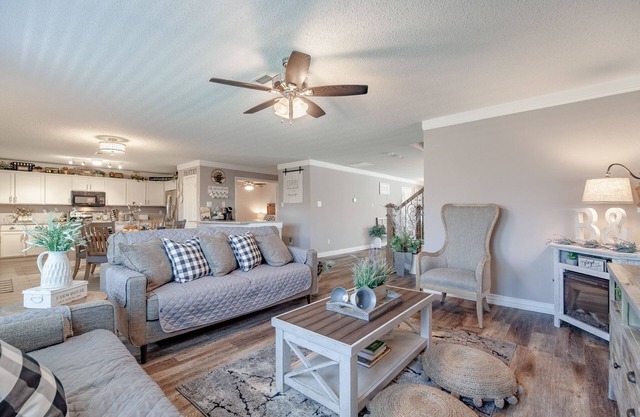 Sweet Escape Homes: 3000sf Rustic Modern Home - Center of Dallas & FW