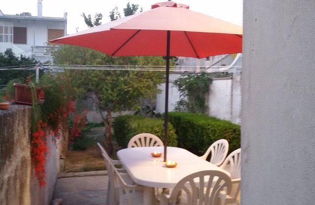SWEET HOME detached house with garden pets allowed small size