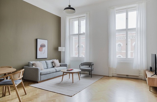 Sweet Innere Stadt 2BR w/Washer & Dryer, by Blueground