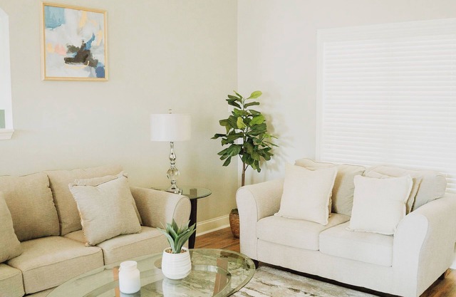 Sweet Magnolia Mid-Term Stay! We are pet and family friendly!