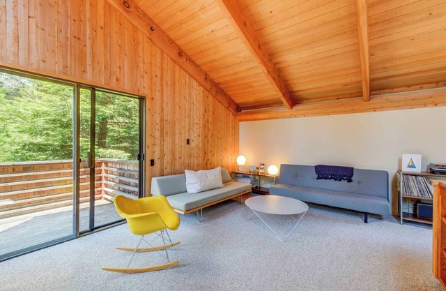 Sweet Sea Ranch Nestled in Redwood Forest