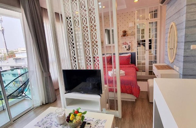 Sweet Seaview flr6 with toproop pool flr7 at The BluX Bangsaen