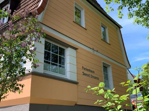 SweetDreams - Stadtvilla von 1936 - bis 8 Pers - 150qm - 5 Schlafzimmer - 2 Bäder - Hunde willkommen