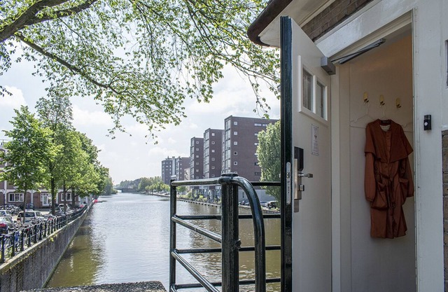 SWEETS - Van Hallbrug