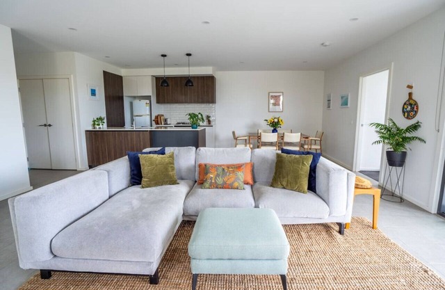 Swell Apartment - Pet Friendly!