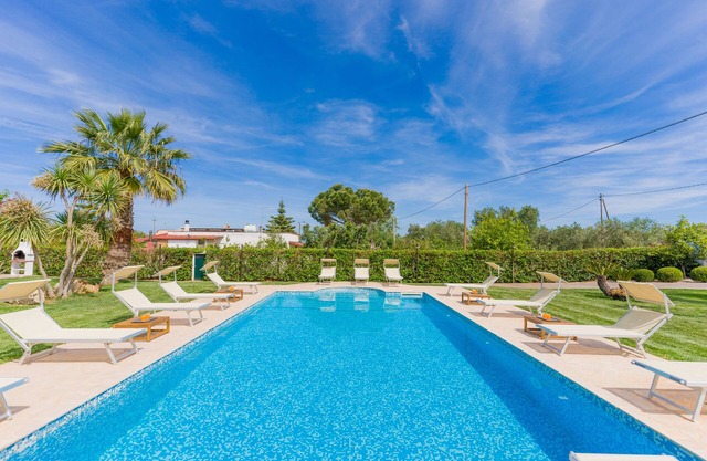Swimming pool - Private veranda and total privacy - overlooking private garden