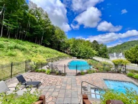 Swimming Pool Spa - Condo Mont Tremblant