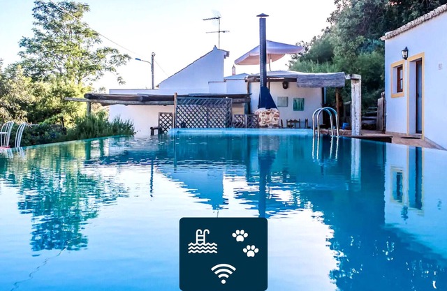 Swimming Pool | Wifi | Fireplace | MyStay