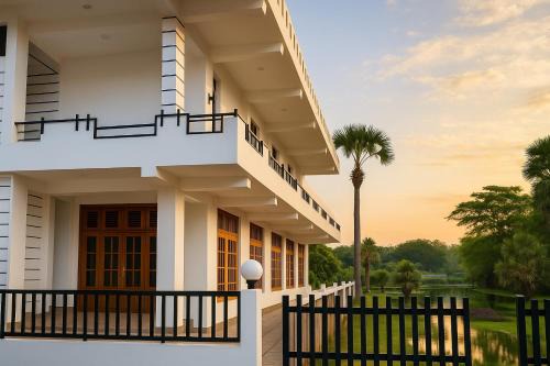 Swiss Bay Hotel & Resort-Arugambay